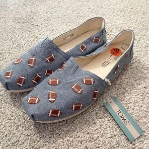 TOMS Woman’s Football Shoes